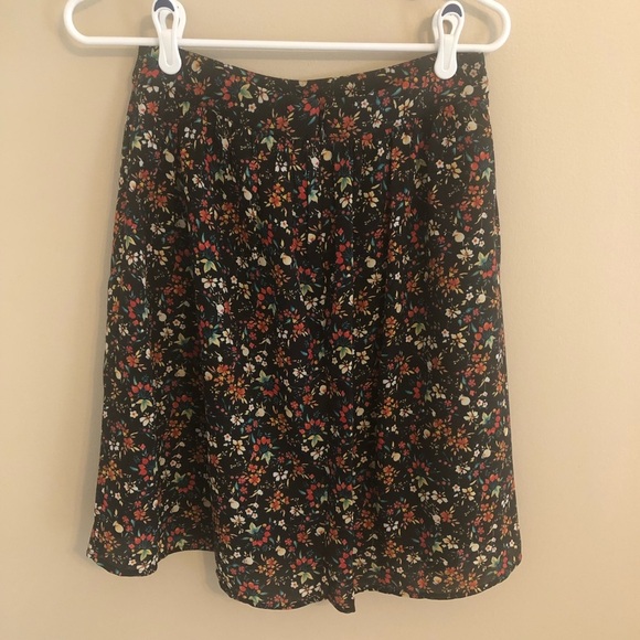 J Crew Factory Floral Pleated Skirt - Picture 4 of 7